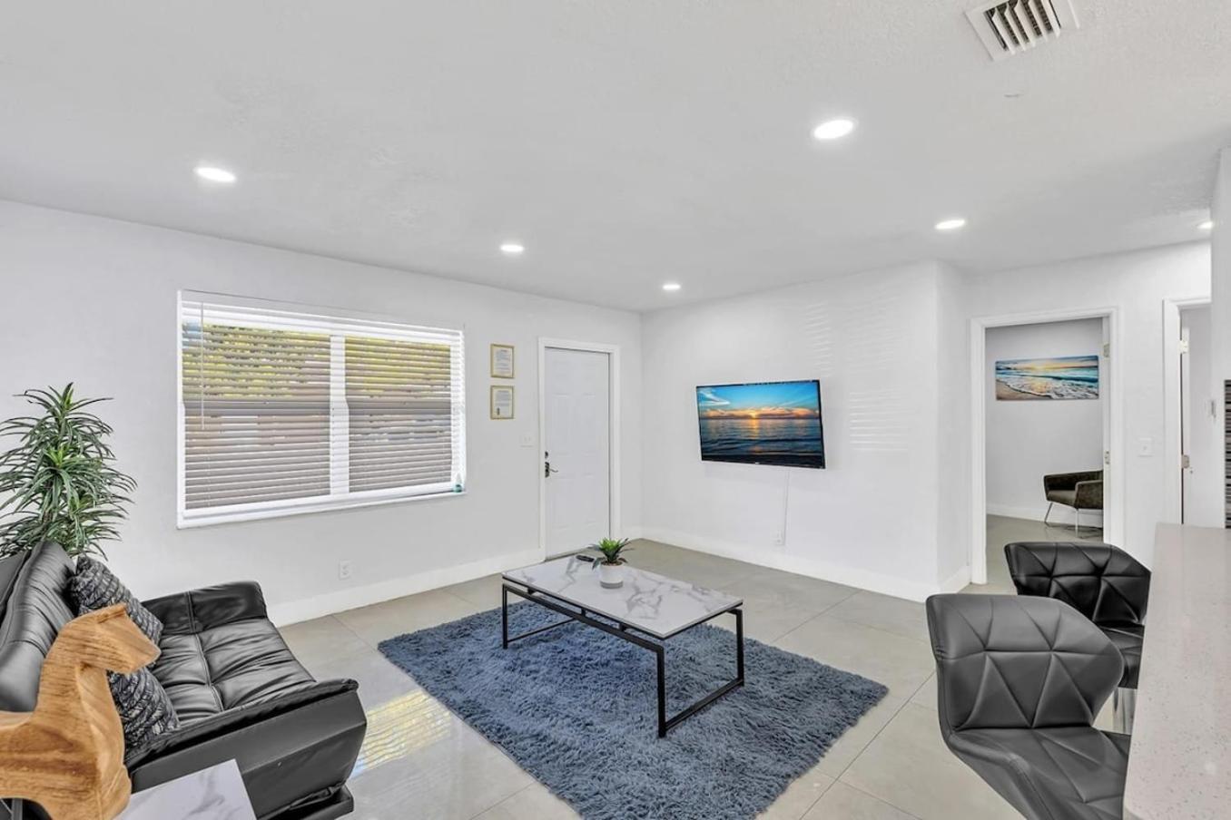 2 Bdrm Modern House Mins From Beach & Casino Hb1 Hallandale Beach Εξωτερικό φωτογραφία