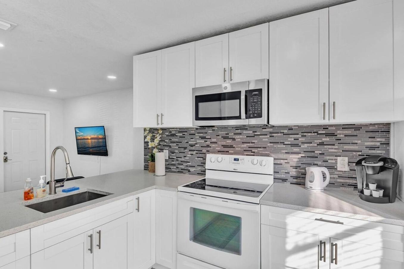 2 Bdrm Modern House Mins From Beach & Casino Hb1 Hallandale Beach Εξωτερικό φωτογραφία