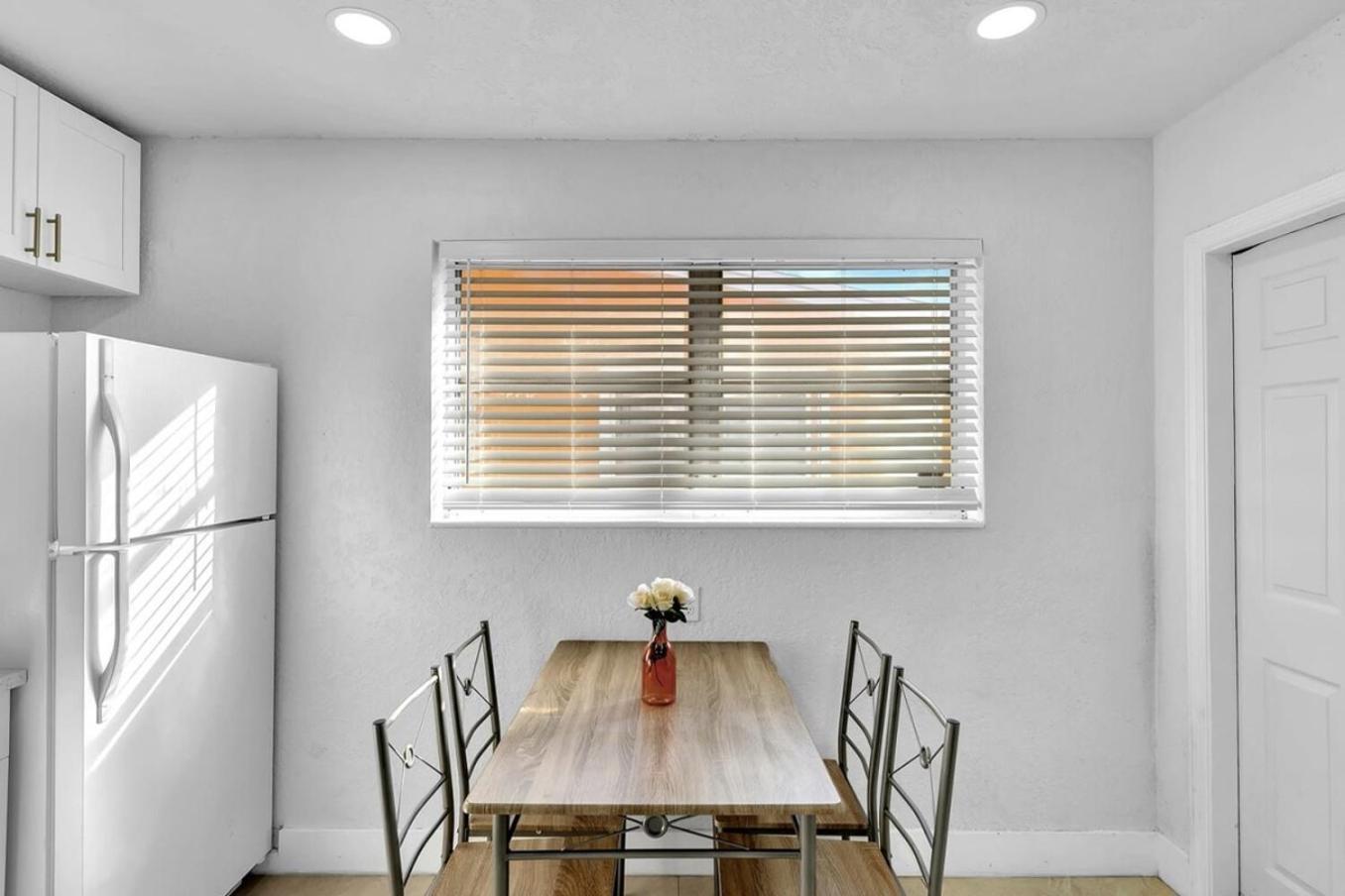 2 Bdrm Modern House Mins From Beach & Casino Hb1 Hallandale Beach Εξωτερικό φωτογραφία