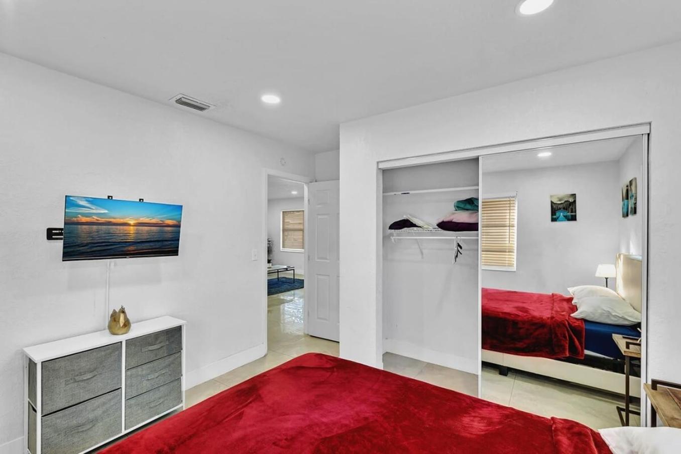 2 Bdrm Modern House Mins From Beach & Casino Hb1 Hallandale Beach Εξωτερικό φωτογραφία