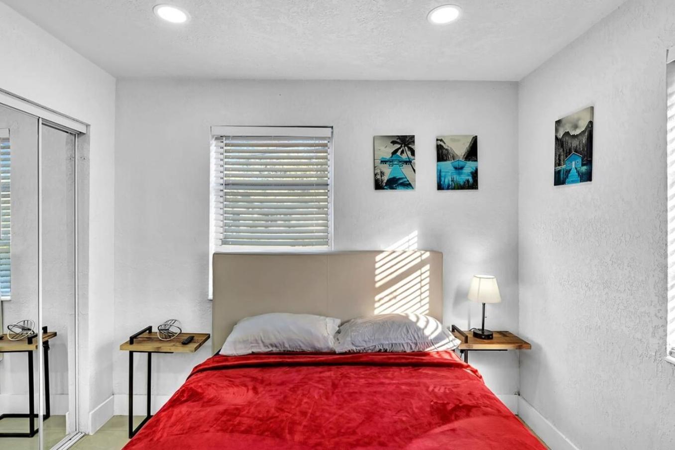 2 Bdrm Modern House Mins From Beach & Casino Hb1 Hallandale Beach Εξωτερικό φωτογραφία