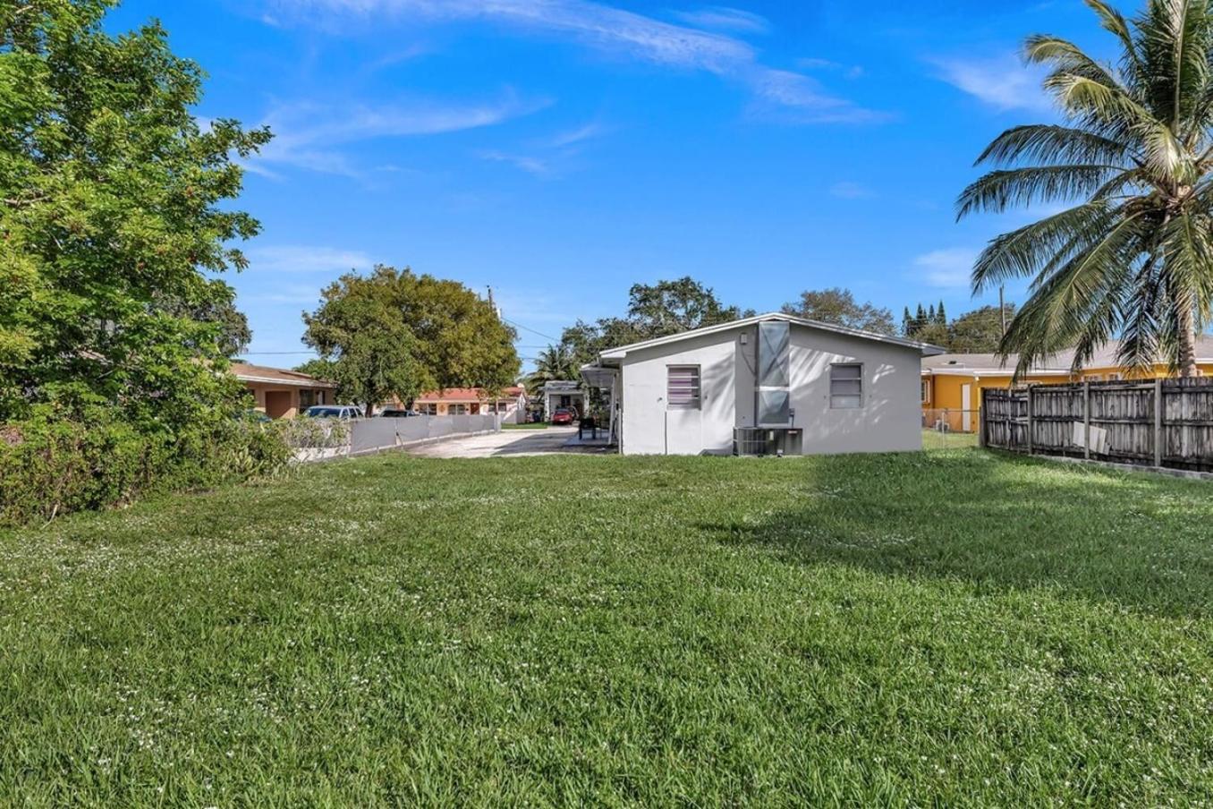 2 Bdrm Modern House Mins From Beach & Casino Hb1 Hallandale Beach Εξωτερικό φωτογραφία