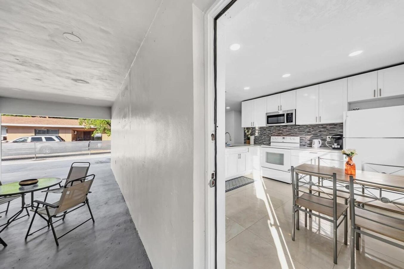 2 Bdrm Modern House Mins From Beach & Casino Hb1 Hallandale Beach Εξωτερικό φωτογραφία